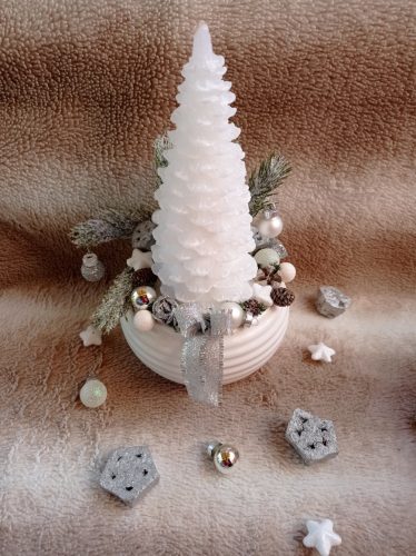 Fenyőfa gyertyás karácsonyi asztaldísz dekoráció - fehér/ezüst