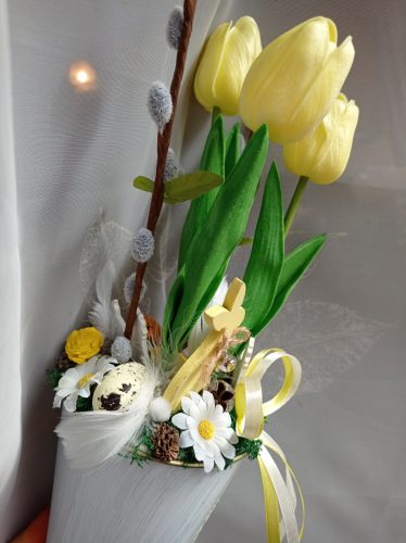 Tulipános húsvéti asztaldísz sárga